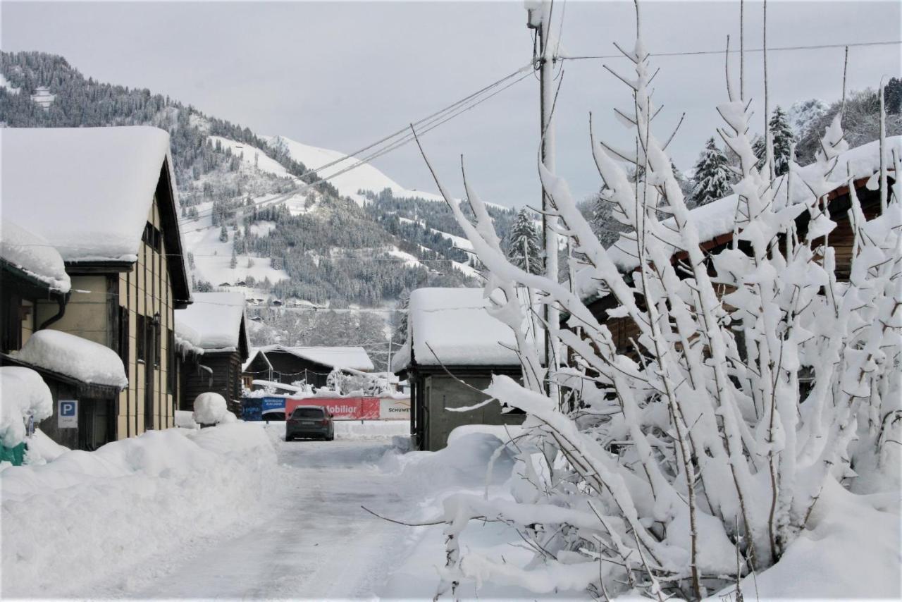 Les Charrières